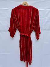 Load image into Gallery viewer, Pure Silk Velvet Robe - size S (open sizing)
