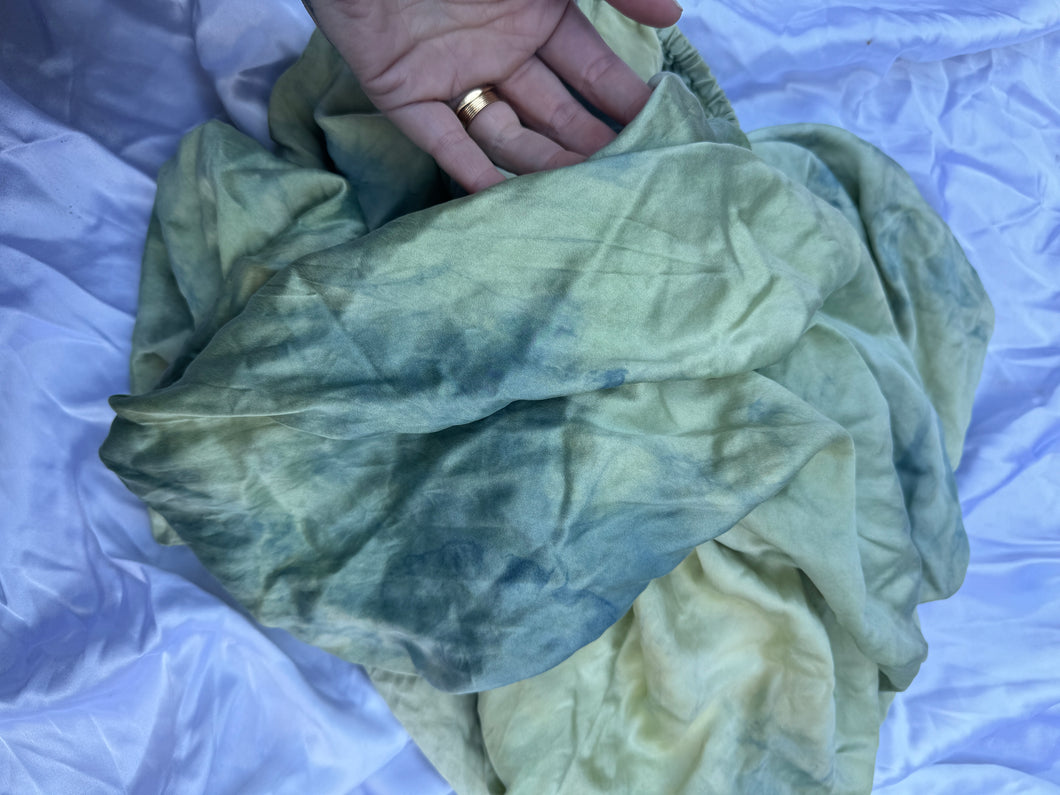 Pure Silk Plant Dyed Crib Sheet