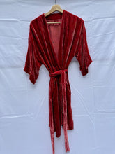 Load image into Gallery viewer, Pure Silk Velvet Robe - size S (open sizing)
