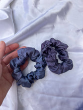 Load image into Gallery viewer, Luna Silk Scrunchie
