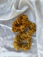 Load image into Gallery viewer, Coreopsis Silk Scrunchie
